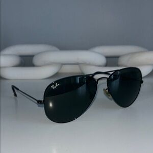 Ray-Ban Black Aviator Sunglasses